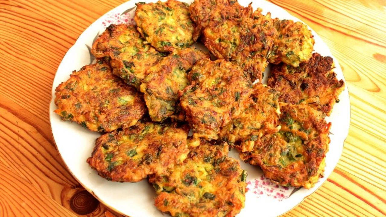 Pratik ve hafif lezzet: Fırında kabak mücver tarifi