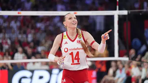 Türkiye Voleybol Takımı'nın Yıldızı Eda Erdem'den Yarı Final Sevinci