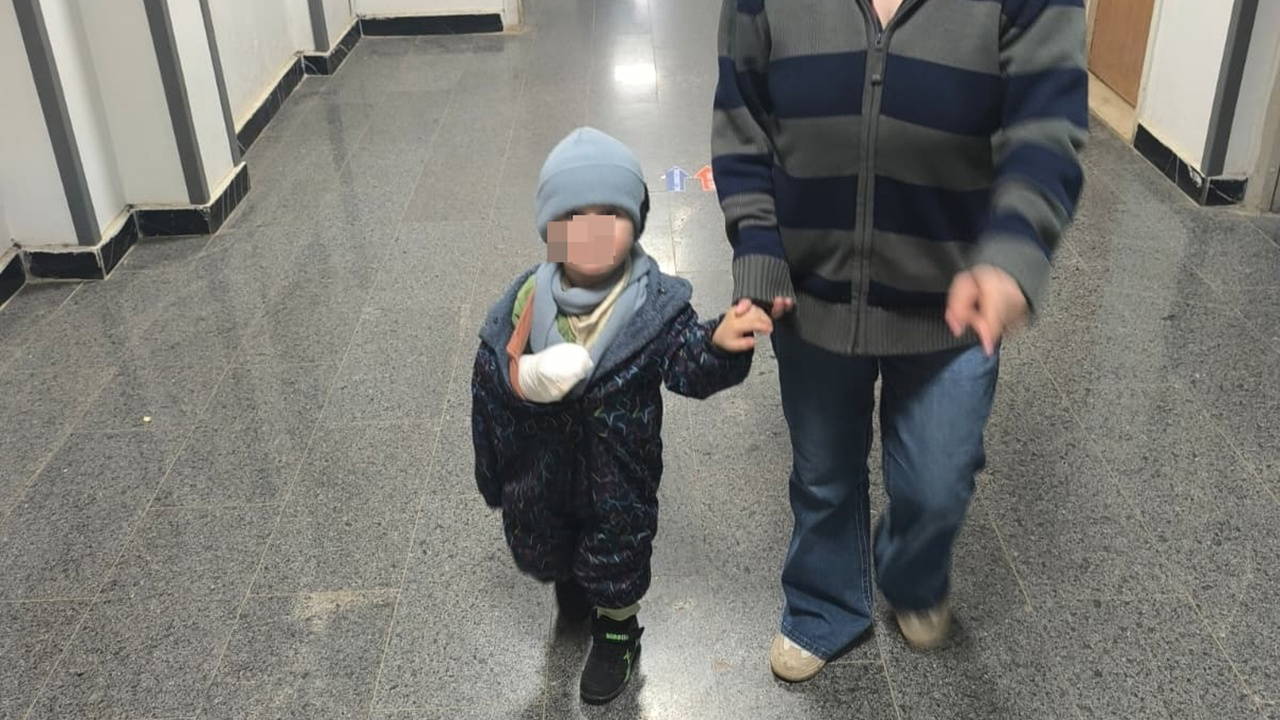 Yürüyen merdivene eli sıkışmıştı: Çocuğun kopan parmağı kurtarılamadı