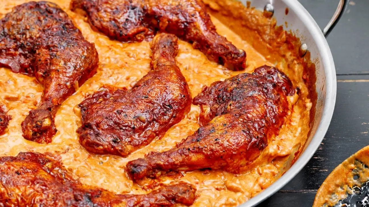 Macar mutfağının aromatik imzası: Tavuk Paprikash