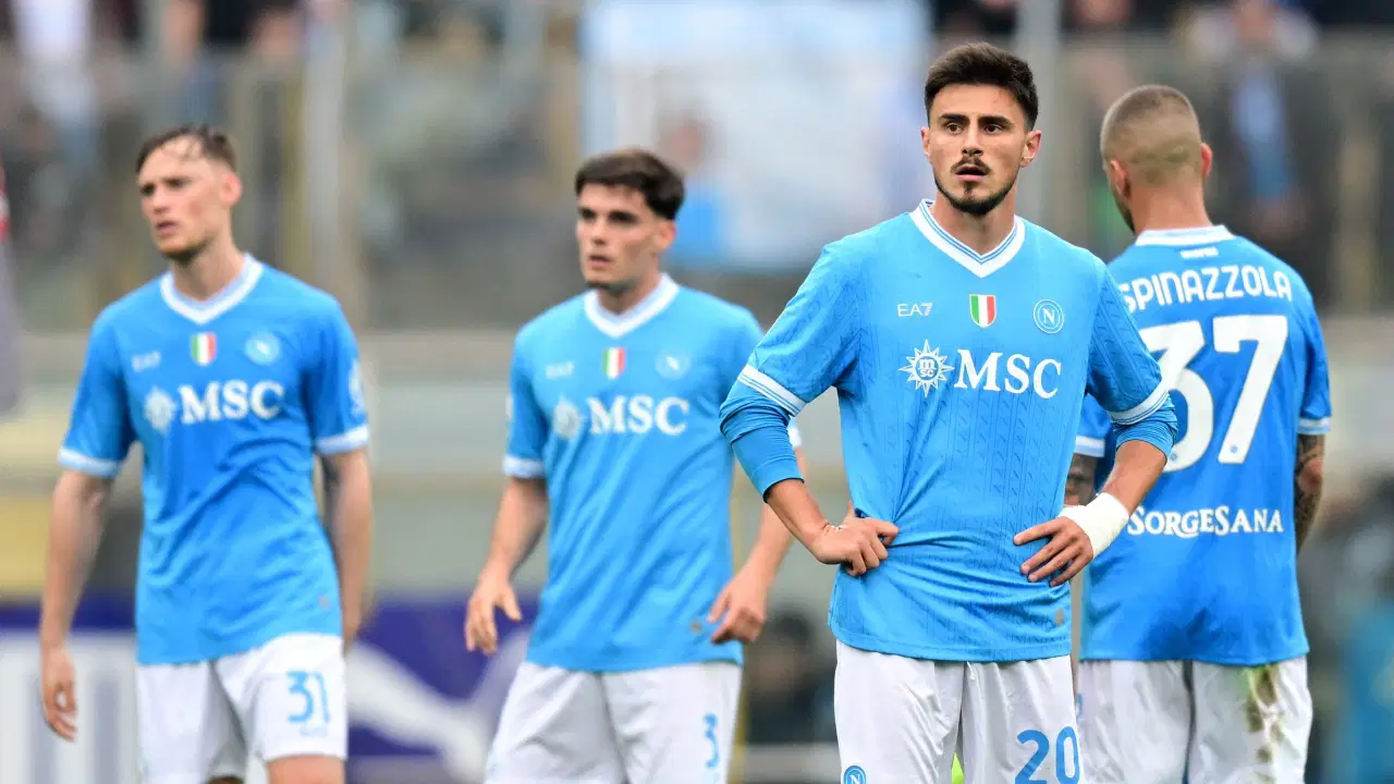 Napoli zirve yarışında yara aldı!