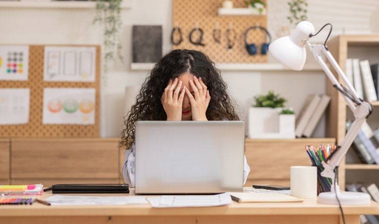 Modern çağın görünmez tehdidiyle tanışın: Dijital yorgunluk nedir, belirtileri nelerdir? Dijital yorgunluk ile başa çıkmanın 7 etkili yolu