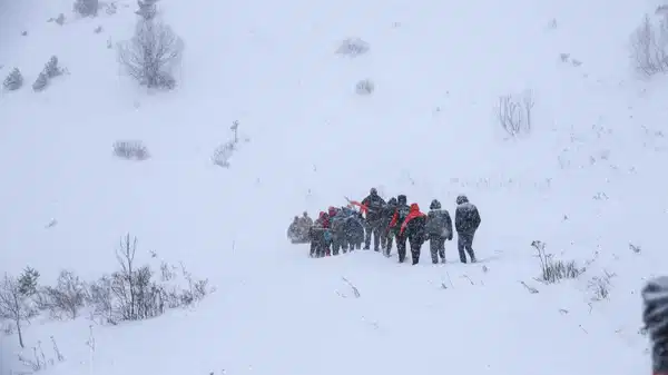 Artvin’de 1 kişinin öldüğü çığda kar altında kalan 2 çoban aranıyor
