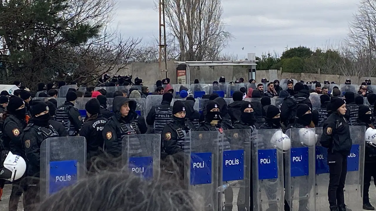 Polis Özilhan'a kalkan oldu