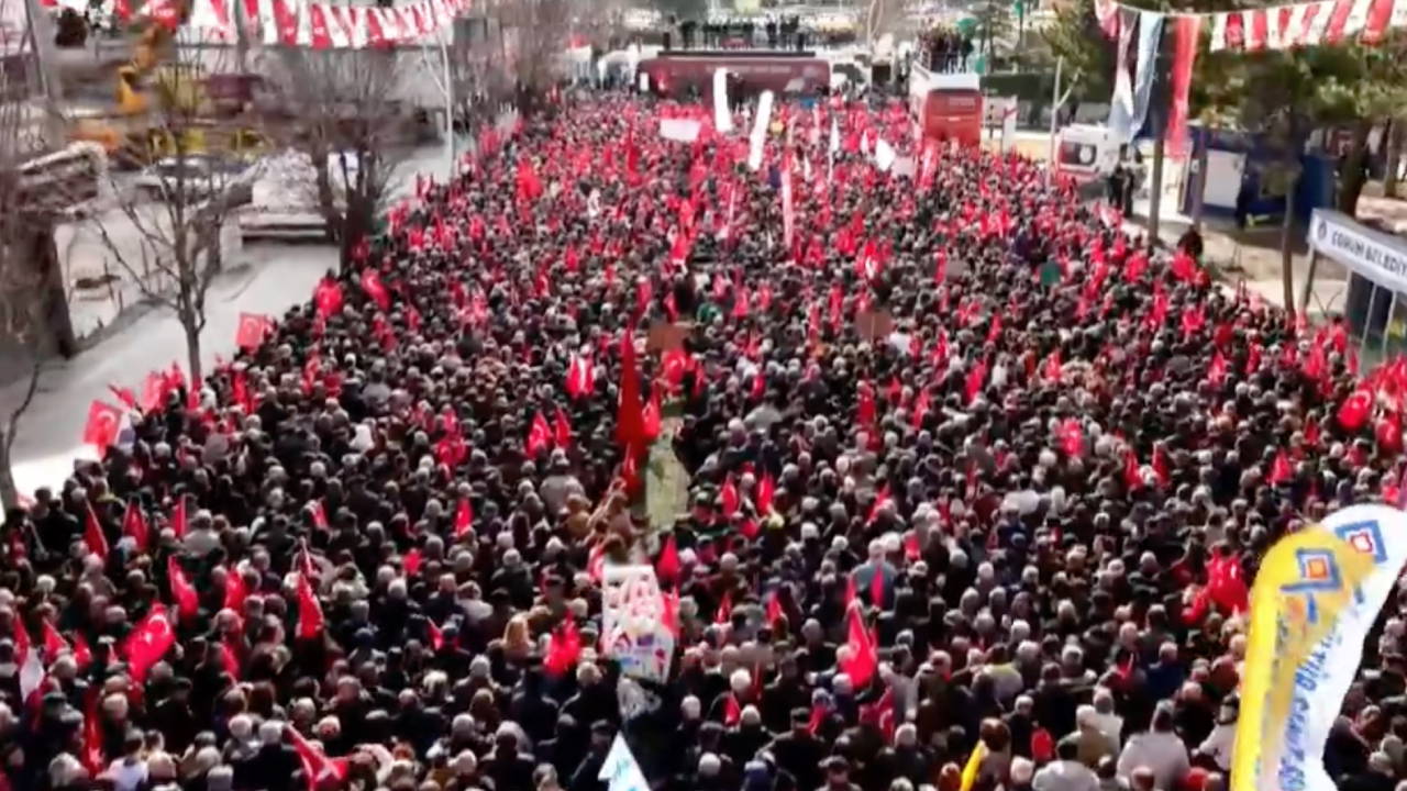 Çorum'da 'Millet İradesine Sahip Çıkıyor' mitingi... Özgür Özel: 'İktidar partisinin genel başkanı olarak geleceğim'