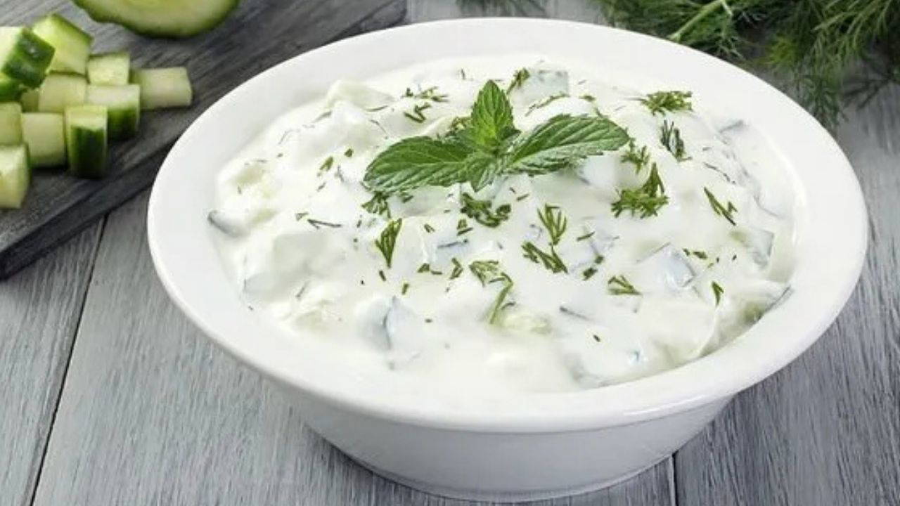 “Yeşil yoğurt” değil, klasik cacık tarifi