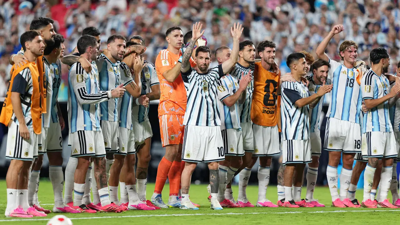 16 golle rekora ortak oldu... Dünya basını Lionel Messi'yi konuşuyor