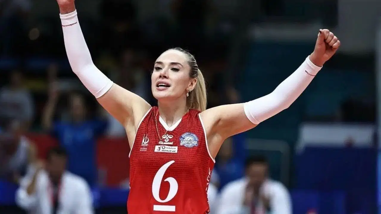 Son dakika... Voleybolcu Derya Çayırgan İBB soruşturması kapsamında gözaltına alındı
