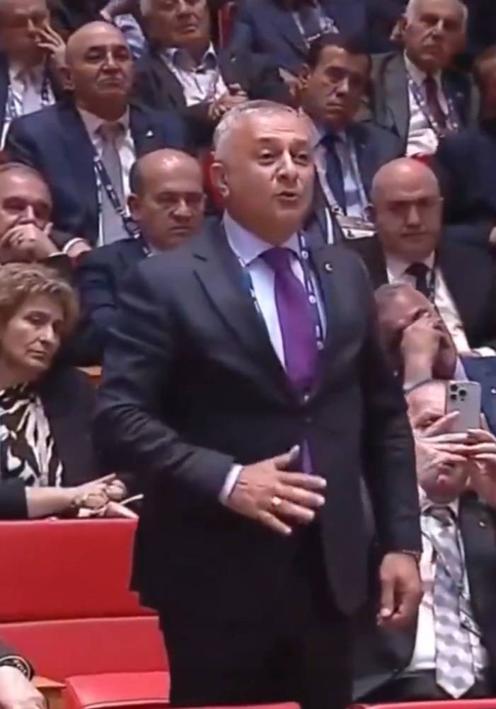 Bir anda ayağa kalkıp 'İl olmak istiyoruz' dedi, Erdoğan'ın yanıtı olay oldu