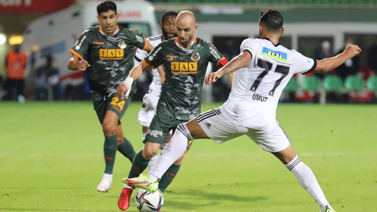 Alanyaspor'da 13 yıl sonra gelen ayrılık!