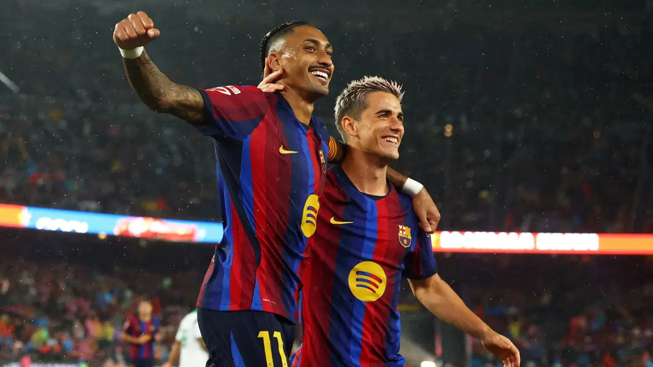 Raphinha hat-trick yaptı: Barcelona kendi sahasında gol oldu yağdı!
