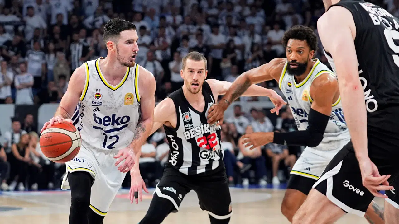 Fenerbahçeli oyuncudan emeklilik kararı!