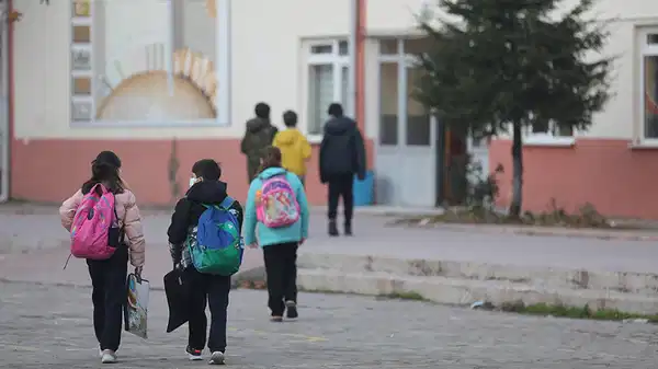 10 Kasım bu yıl da ara tatile 'denk' geliyor... MEB'e sert tepki: 'Hepimiz biliyoruz ki bunlar tesadüf değil!'