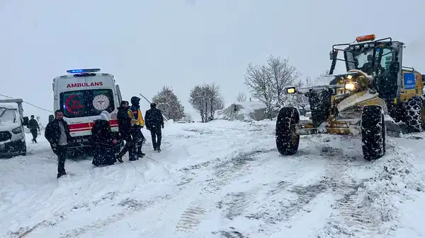 Doğu ve Güneydoğu Anadolu’da kar esareti: 7 kentteki bin 17 yerleşim yerine ulaşım sağlanamıyor