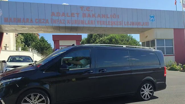 Özel, Silivri’de İmamoğlu ve diğer tutukluları ziyaret etti