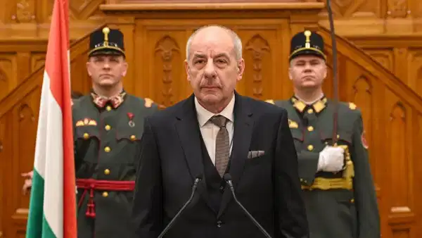 Macaristan Parlamentosu’ndan tarihi karar: Cumhurbaşkanı görevden alınıyor