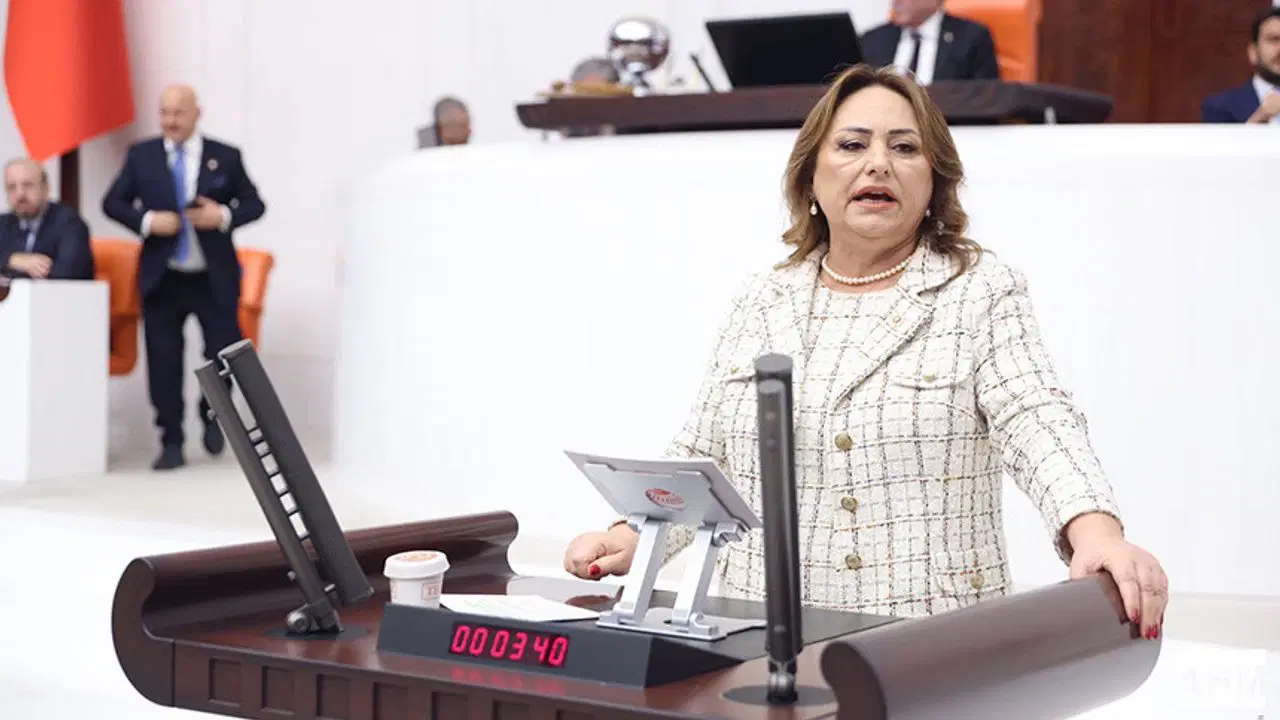 AKP 'sessizlik' eylemine bile tahammül edemedi