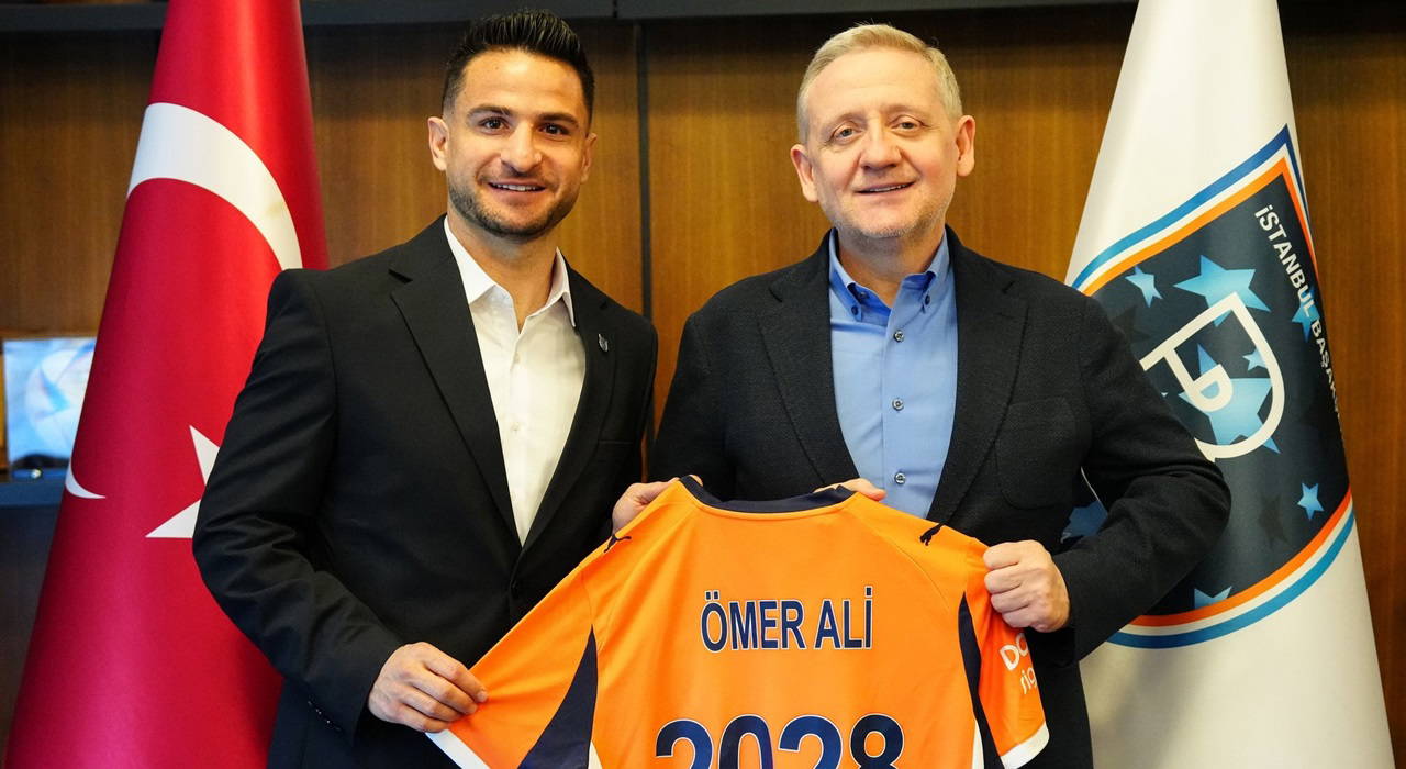 Başakşehir'den Ömer Ali Şahiner'e yeni sözleşme