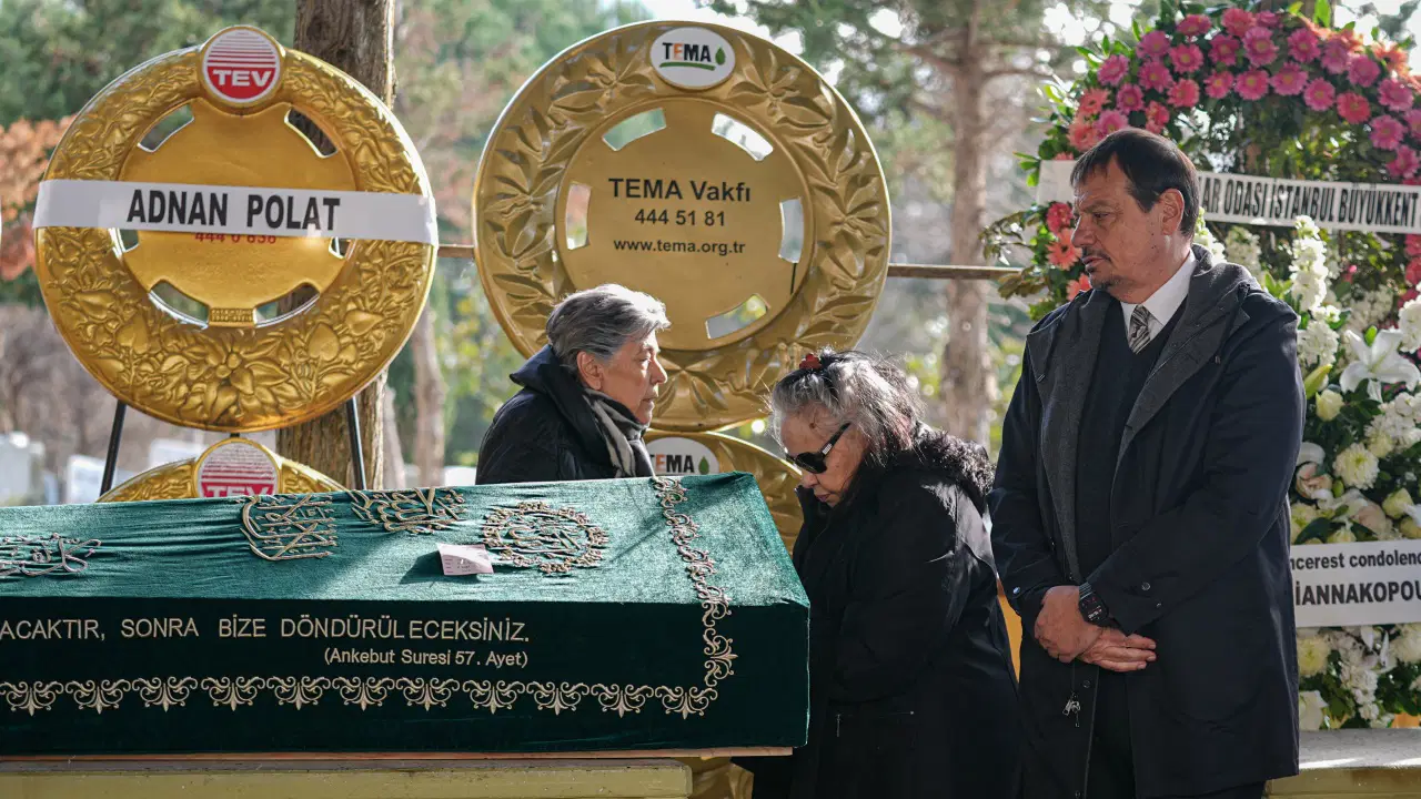 Ergin Ataman'ın annesi son yolculuğuna uğurlandı