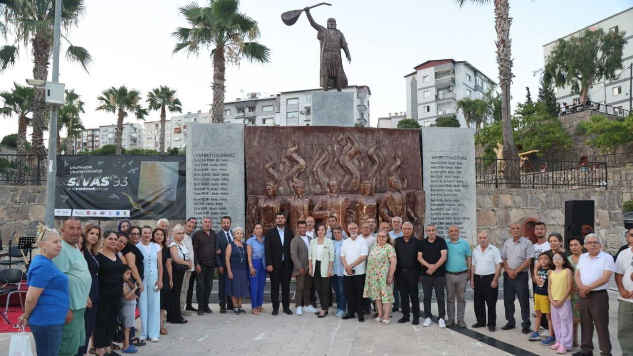 Madımak Katliamı'nda yaşamını yitirenler Karabağlar’da anıldı