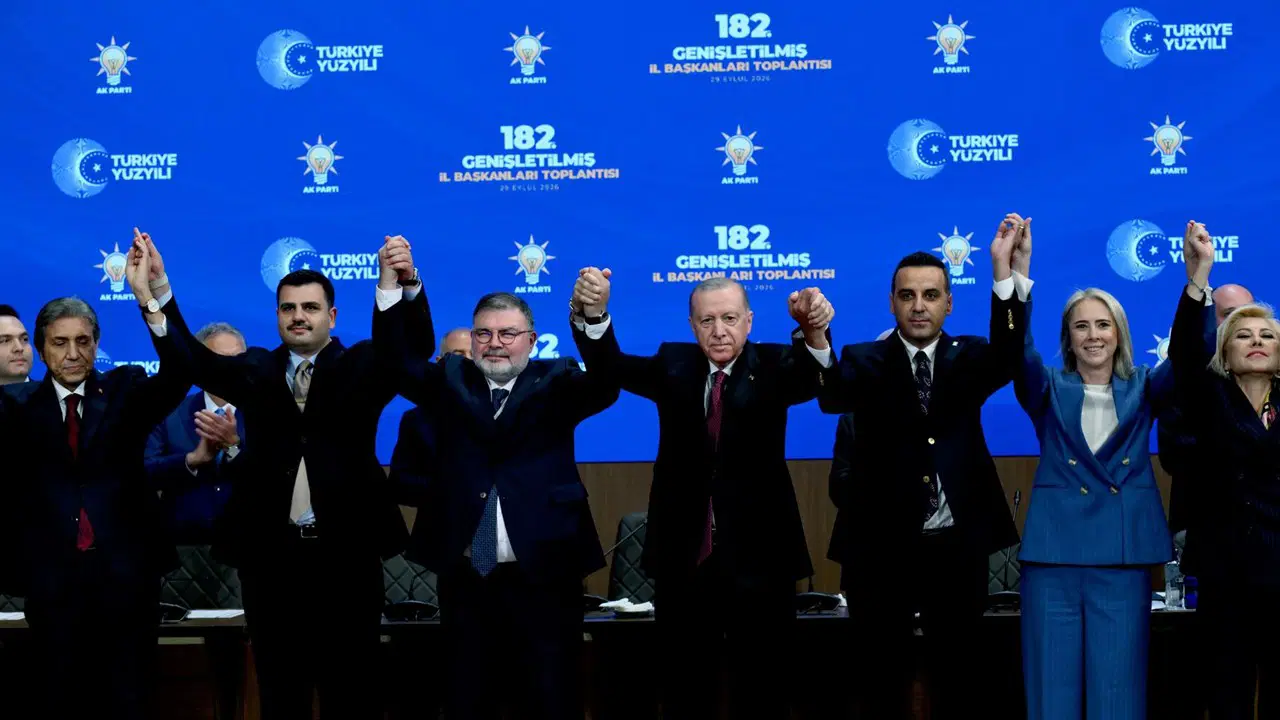 AKP'ye transfer edilen belediye başkanlarına 'uyum' eğitimi veriliyor