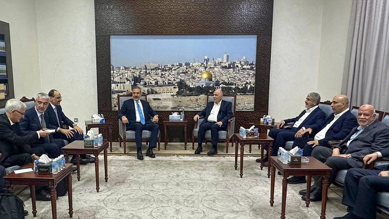 Fidan ve Kalın, Katar'da Hamas yetkilileriyle görüştü