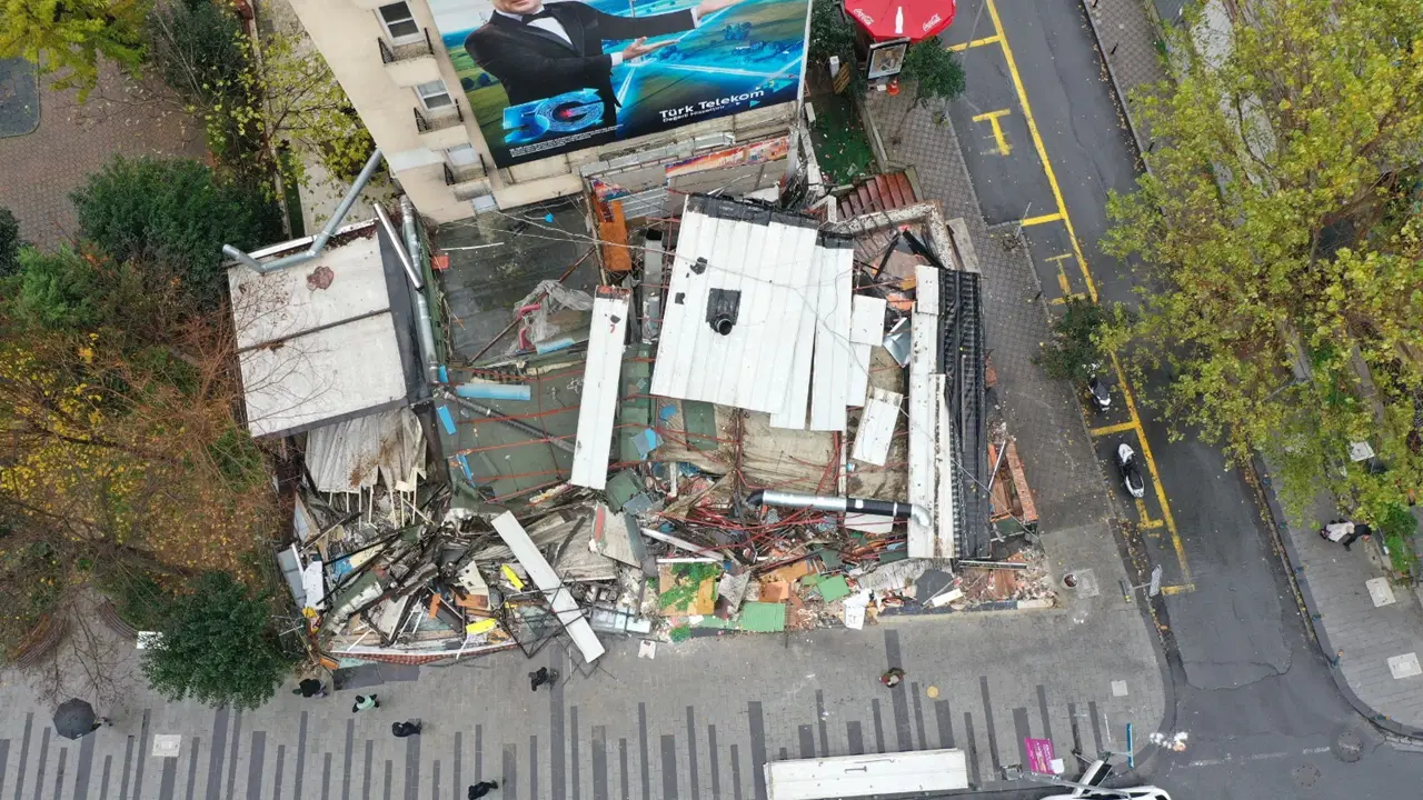 Şişli'de 25 kişi zehirlenmişti: Restoran yıkıldı!