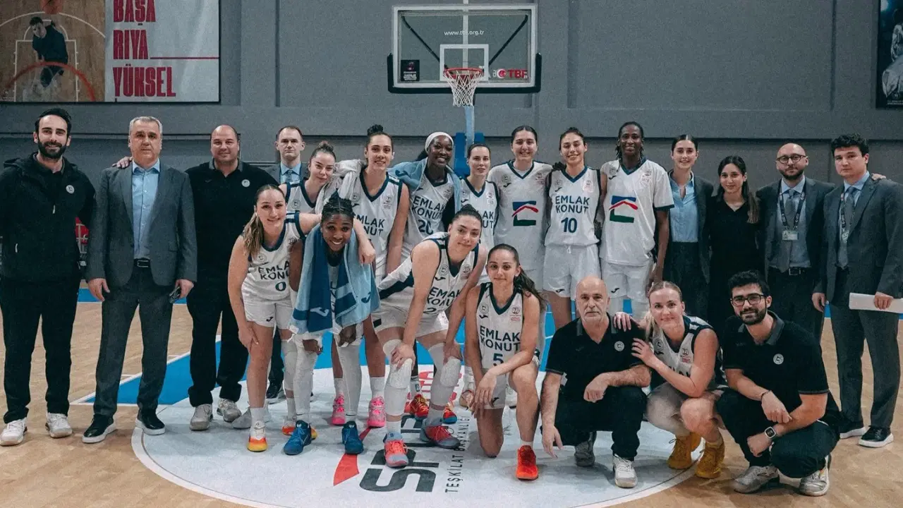 Emlak Konut seride 1-0 öne geçti!