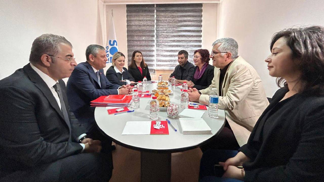 CHP lideri Özgür Özel'den SOL Parti'ye ziyaret!