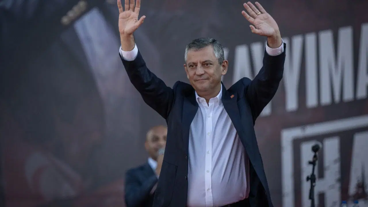 Özgür Özel'den dikkat çeken paylaşım