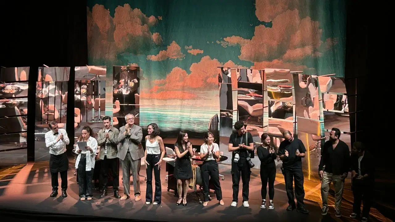 'Fora' oyununun prömiyeri, 29. İstanbul Tiyatro Festivali'nde gerçekleştirildi