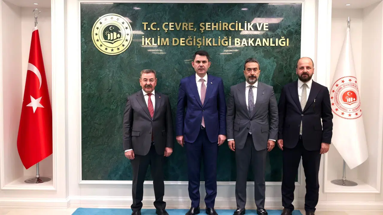 CHP’li belediye başkanından Bakan Kurum’a ziyaret: AKP İl Başkanı da eşlik etti