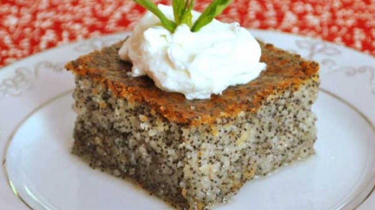 Çay saatlerine yakışan tat: Haşhaşlı revani tarifi