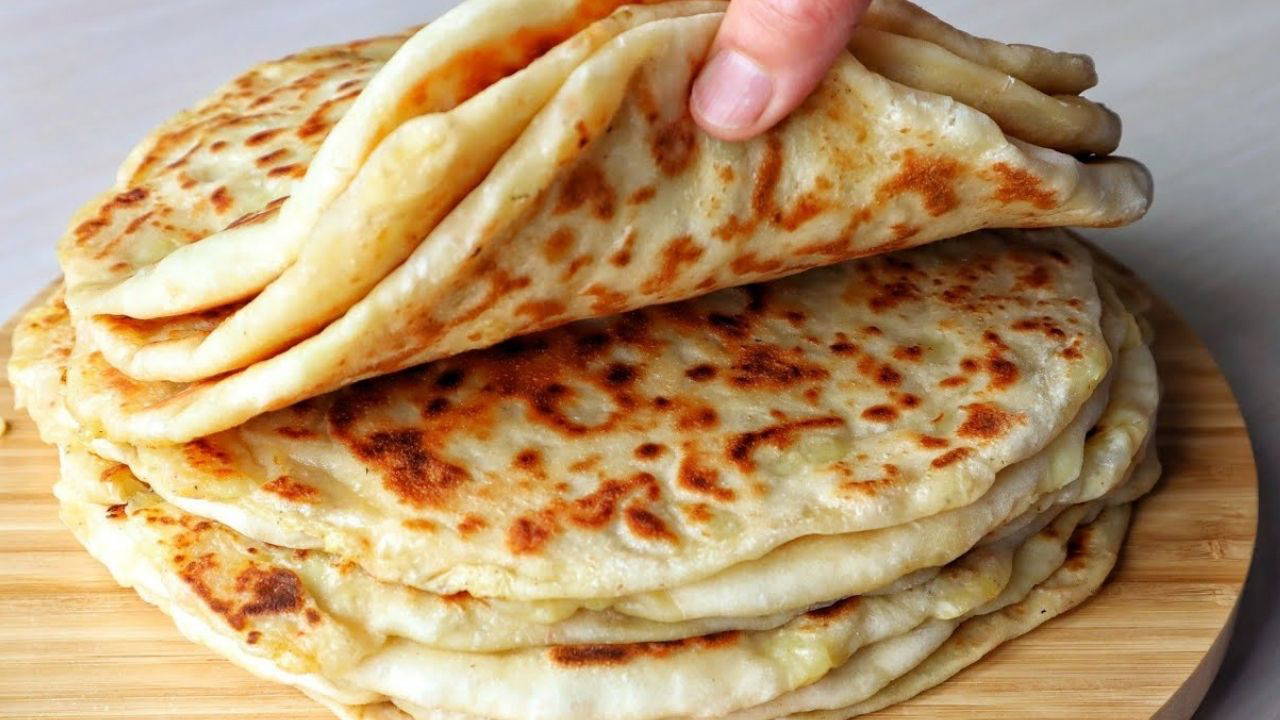 Kahvaltıların yeni gözdesi: Patatesli bazlama tarifi