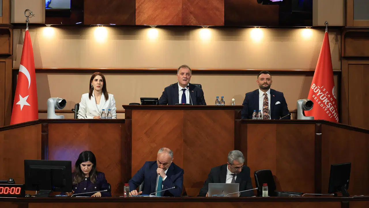 İBB Meclisi’nde ‘mühürsüz oy’ tartışması: Nuri Aslan seçimi iptal ettirdi!