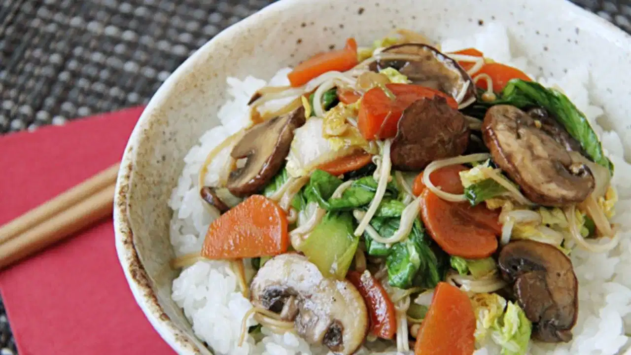Japon mutfağının enfes lezzeti: Yasai Donburi tarifi