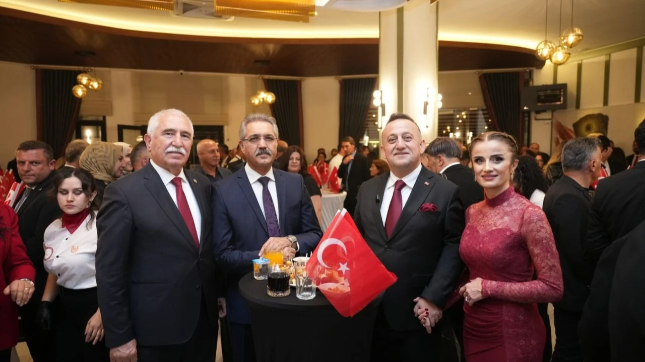 Turhal’da Cumhuriyet Bayramı Onur Gecesi düzenlendi
