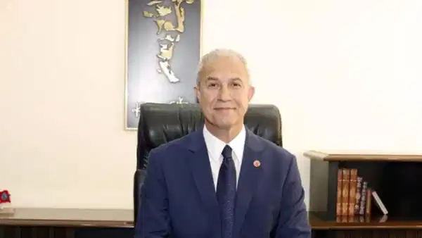 Alanya belediye başkanı Özçelik CHP'den istifa etti