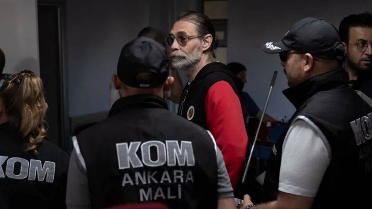 Erdal Beşikçioğlu görevinden uzaklaştırıldı