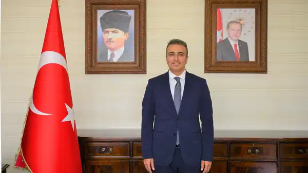 Karaman Valisi Hayrettin Çiçek kimdir?  Hayrettin Çiçek kaç yaşında, nereli?  Hayrettin Çiçek hangi görevlerde bulundu?