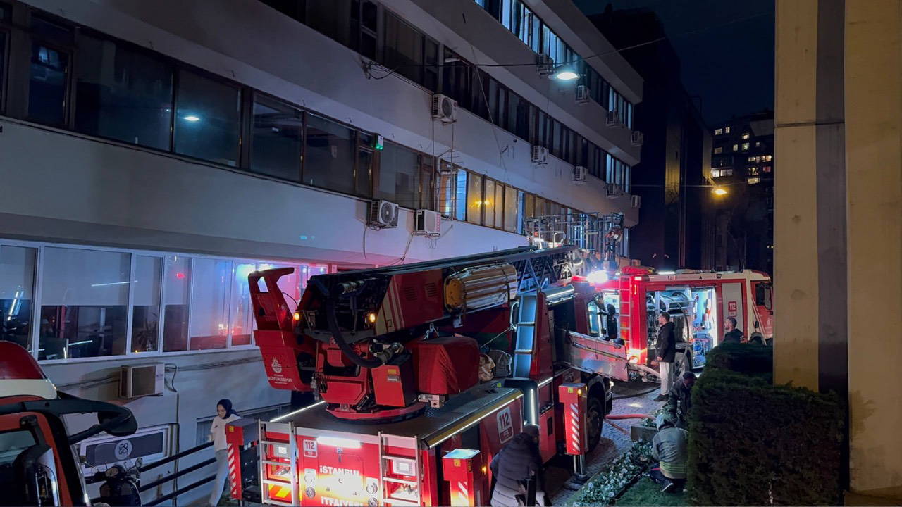 Beyoğlu'nda otel yangını!