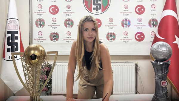 Turgutluspor'un yeni teknik direktörü 22 yaşındaki Zeynep Mestan oldu