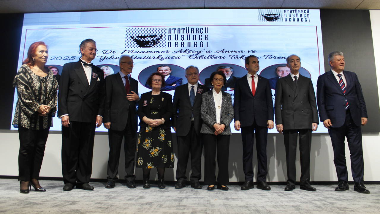 'Yılın Atatürkçüsü Ödülleri' sahiplerini buldu: 'Bu ödül hayatımın diploması'
