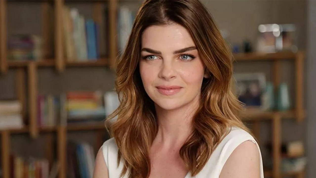 Pelin Karahan: 'Toplum olarak çok görgüsüzleştik'