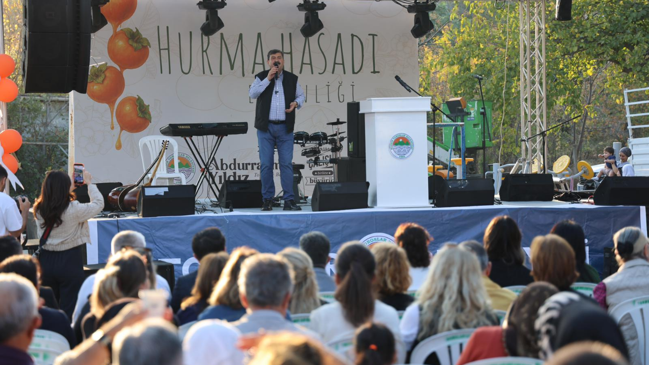 Toroslar’da hurma hasadı coşkuyla kutlandı