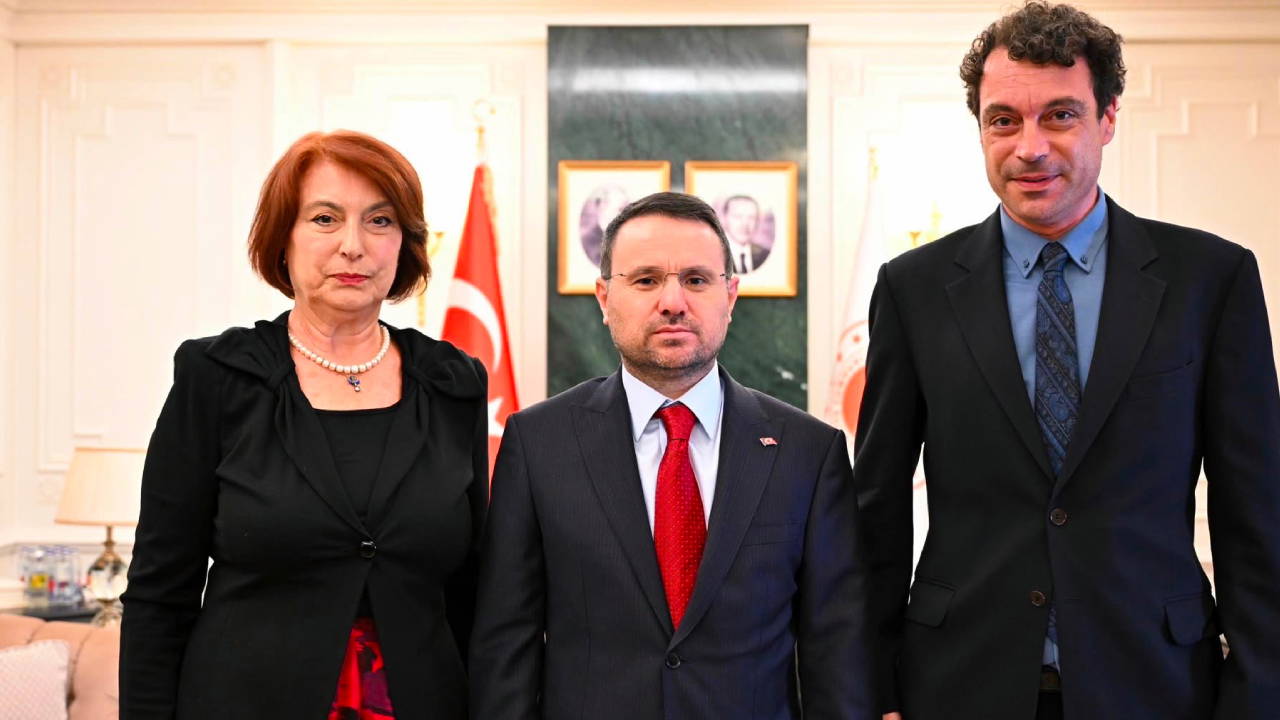 Akın Gürlek, Uğur Mumcu'nun ailesiyle görüştü