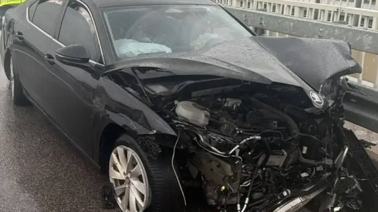 Koçarlı'dan Geri Dönüşte Belediye Emini Bir Olay Yşında! Makam Aracı Değer Kaybı