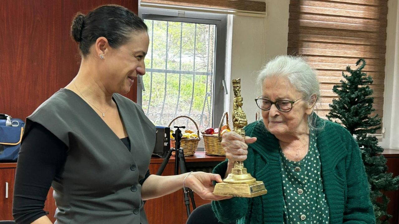 Selçuk Belediyesi’nden Prof. Dr. Kuçuradi’ye Onur Ödülü