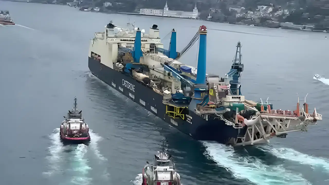 Son dakika... İstanbul Boğazı'nda gemi trafiği çift yönlü askıya alındı