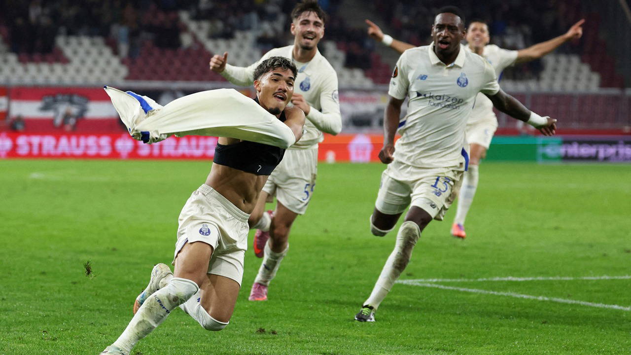 Porto uzatmalarda güldü!